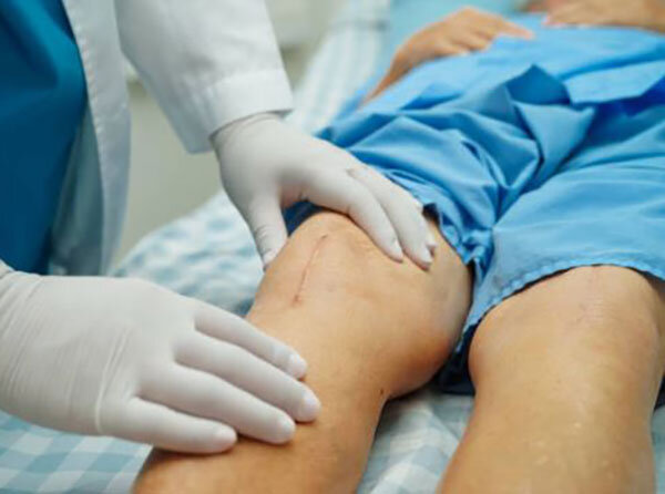replacement-surgery-performed-01